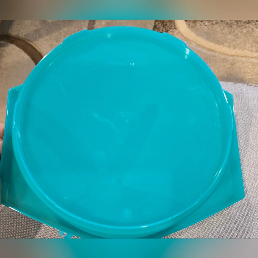 Tupperware Tortilla Keeper